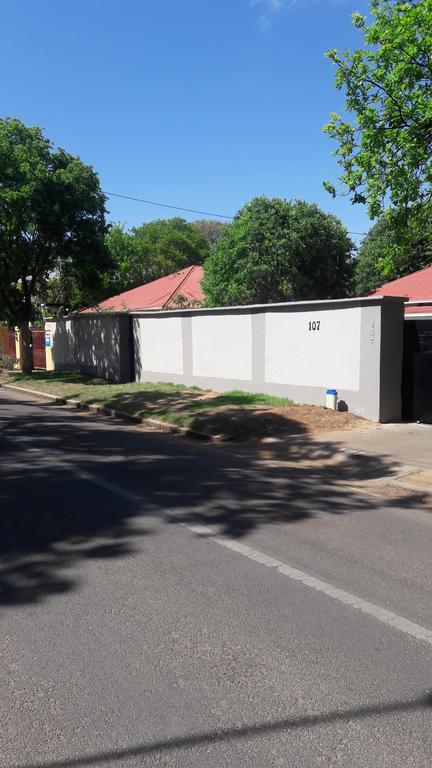 Valley Guest House Pretoria Exterior photo